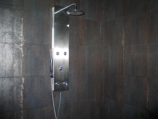 Bophut Bungalow, Bathroom 1 Shower Centre